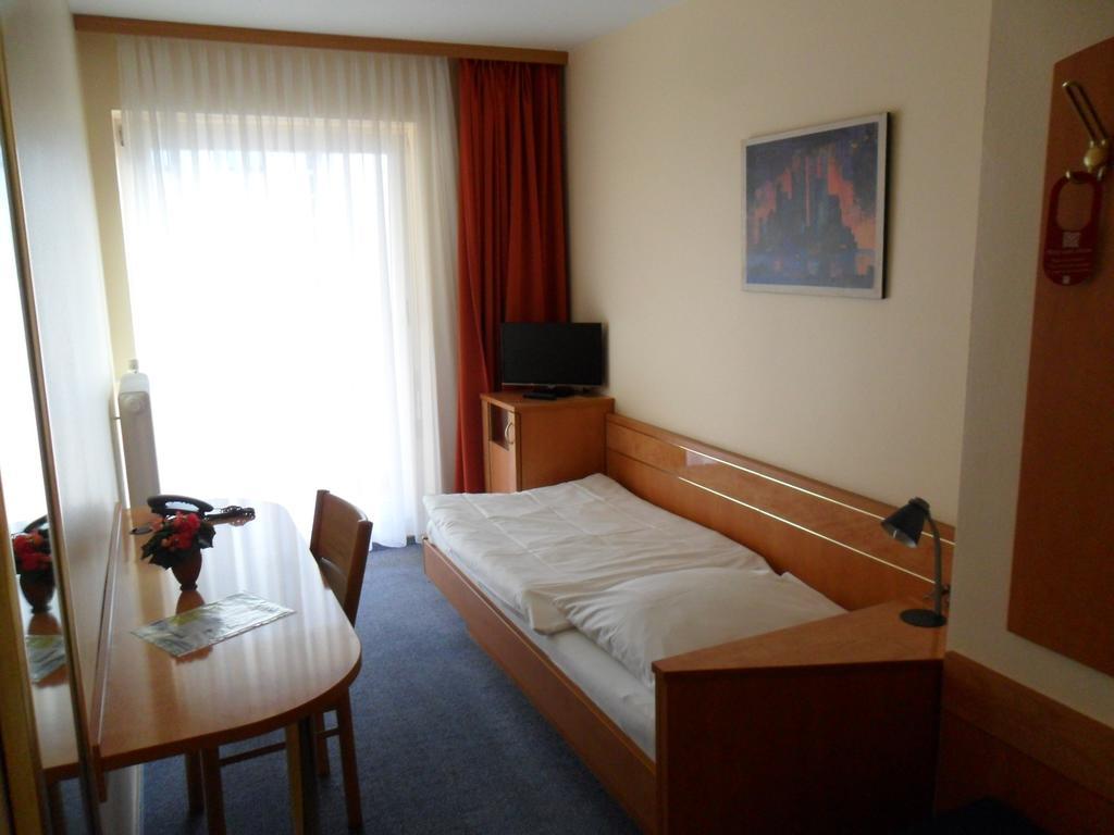 Hotel Europa Pforzheim Rom bilde