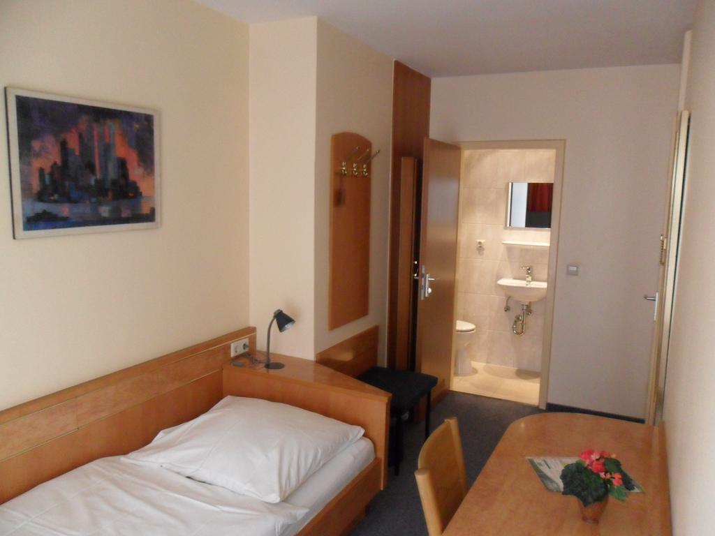 Hotel Europa Pforzheim Rom bilde
